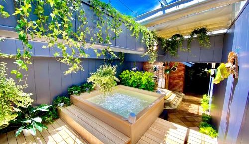 Single Room with Shared Bathroom