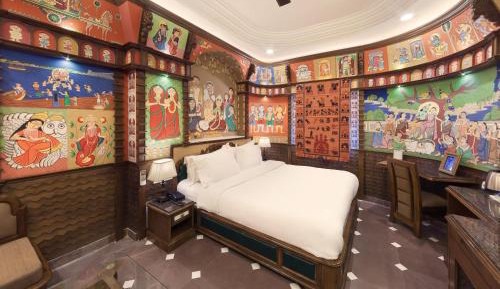 Luxury Room with Vintage Jeep tour
