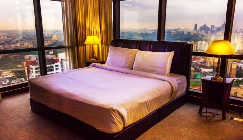 2 Bedroom Family King Suite