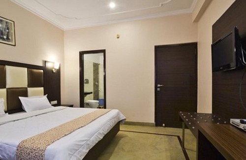 Bani Park Hotel | Hotel Paramount