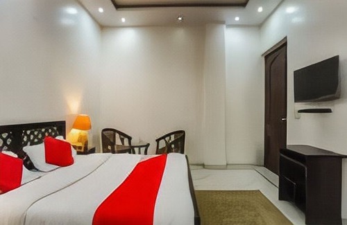 Green Park Hotel | OYO 66574 Mandakini Villa