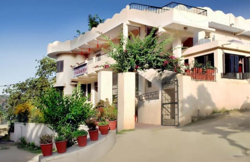 Mount Abu Hotel | Hotel Parash New (A complete family hotel)