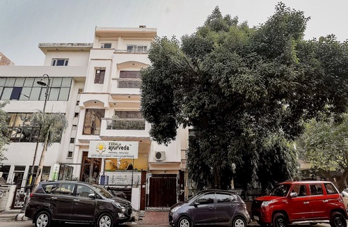 Green Park Hotel | OYO 66574 Mandakini Villa