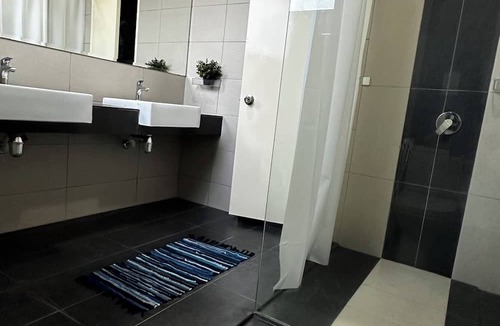 Cyberjaya House | Self Check in Homestay Room 2, Y5 Netflix Parking Coway