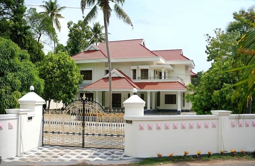 Thanneermukkom Villa | Lakeshore Premier Serviced Villa - Professionally staffed - Food & Accommodation