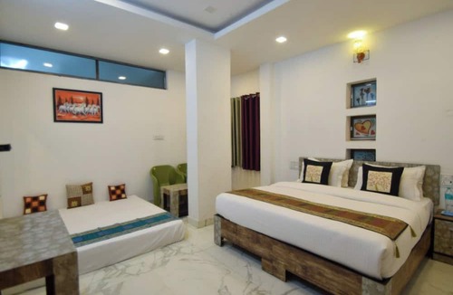 Chittorgarh Hotel | Hotel Keshav Residency