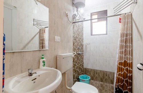 Benaulim Apartment | Ground Floor Studio | W/Pool | 15 Min Walk To Beach