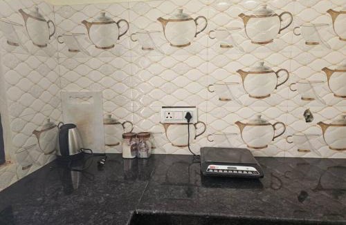 Alambagh Apartment | 3 BHK in Krishna Nagar Lucknow LKOR402