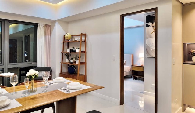 Modern Apartment walk to Greenbelt w/Rooftop Pool & Gym